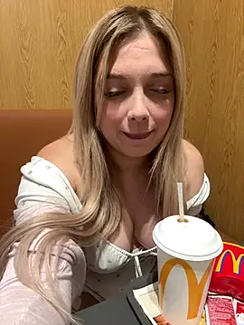 CherryAuroraa online show from December 13, 2025, 9:42 pm