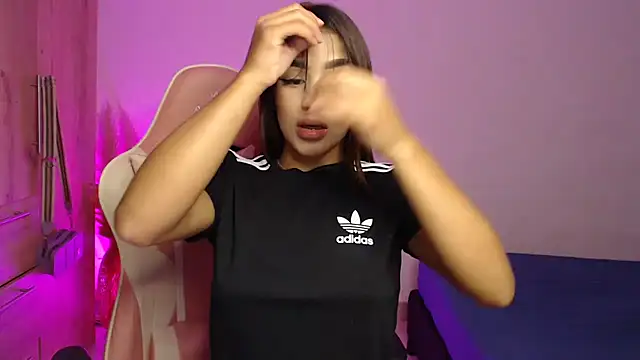 GiltRosebush online show from January 10, 2025, 8:04 pm