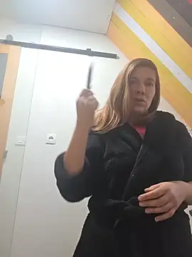 Lina lou4 online show from December 4, 2025, 8:34 am