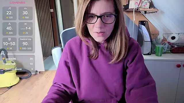 Snapshot of Lina_lou4 chatting on May 16, 2026, 10:01 am Lina lou4 online show from May 16, 2026, 10:01 am