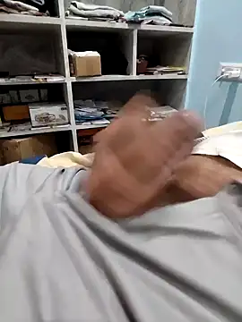 Amandev7 online show from October 12, 2025, 11:04 pm