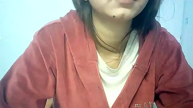 lovelydesi21 online show from December 15, 2024, 4:26 pm