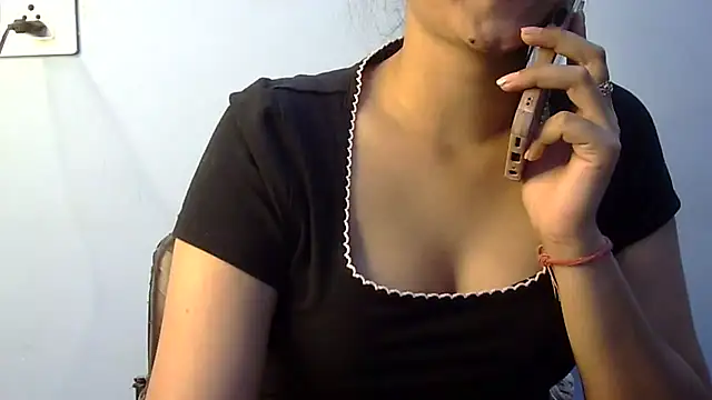 lovelydesi21 online show from November 15, 2025, 12:56 pm