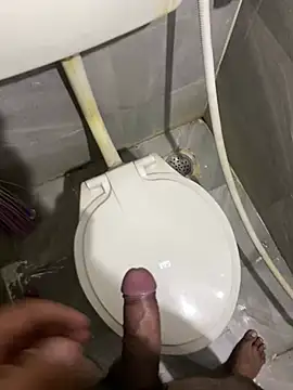 Rahuldhe22 online show from December 18, 2024, 8:03 pm