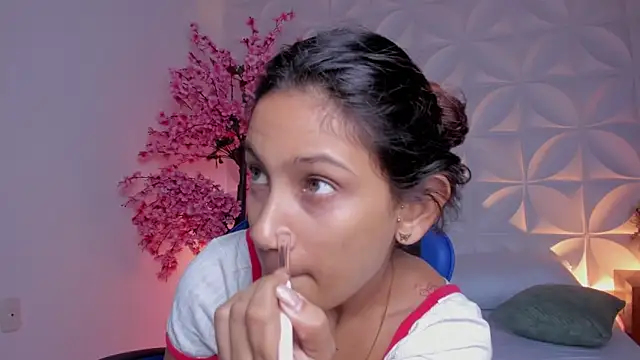 cora 22 online show from April 7, 2026, 12:49 pm