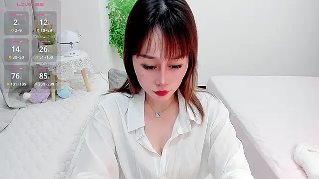 Vivian-6 online show from March 4, 2025, 10:57 am