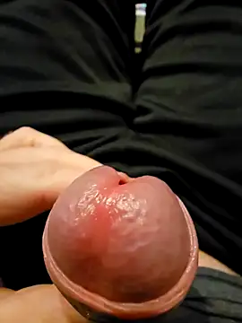 Snapshot of cross10 chatting on January 28, 2025, 10:23 pm cross10 online show from January 28, 2025, 10:23 pm