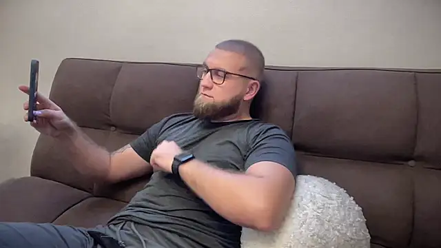 Bear bear  online show from December 30, 2024, 12:20 pm