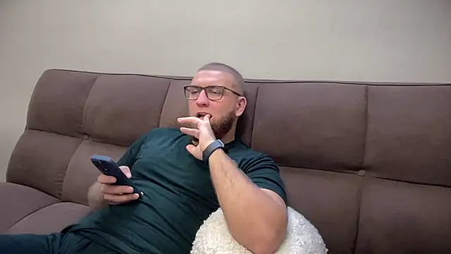 Bear bear  online show from January 3, 2025, 10:09 am