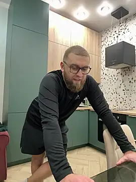 Bear bear  online show from February 23, 2025, 4:13 pm