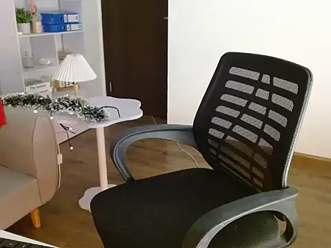  eochanghy  online show from December 23, 2024, 4:50 pm