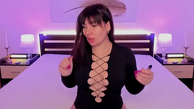 Jesss Leone online show from April 15, 2026, 9:49 am