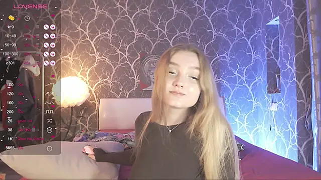 MiaMiaMeow online show from March 8, 2026, 4:11 pm