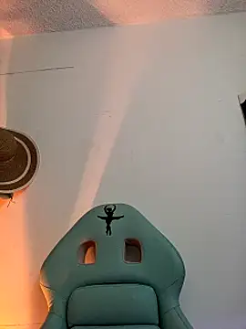 Snapshot of francesca_baker1007 chatting on February 16, 2025, 3:58 am francesca baker1007 online show from February 16, 2025, 3:58 am