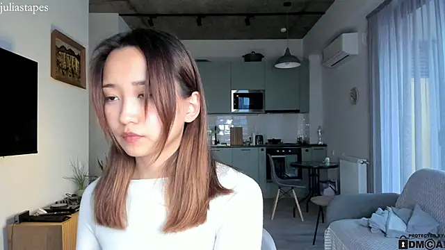 julias tapes online show from January 14, 2025, 1:49 pm