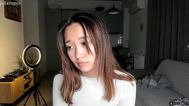 julias tapes online show from January 14, 2025, 4:50 pm