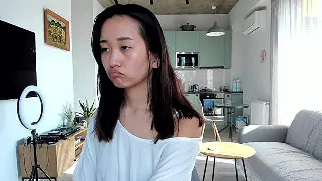 julias tapes online show from January 24, 2025, 7:41 am