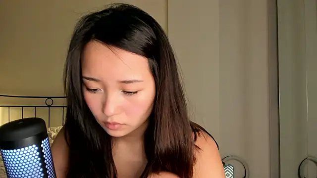 julias tapes online show from February 12, 2025, 9:43 pm