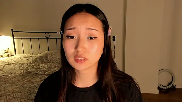 julias tapes online show from February 13, 2025, 9:27 pm