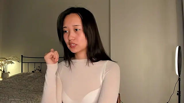 julias tapes online show from March 6, 2025, 8:08 am