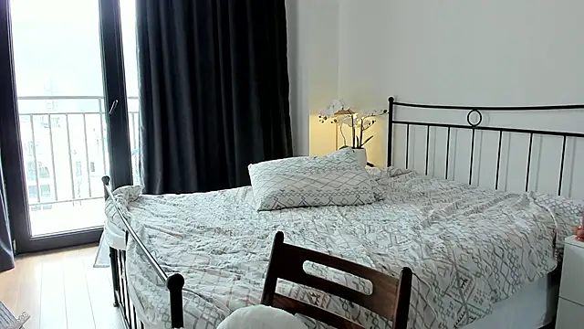 julias tapes online show from March 18, 2025, 7:30 am