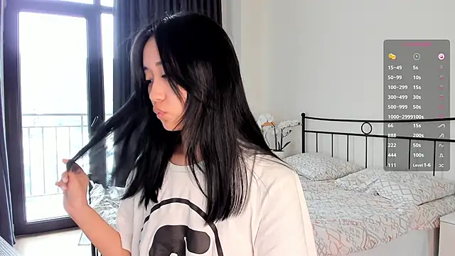 julias tapes online show from March 20, 2025, 7:25 am