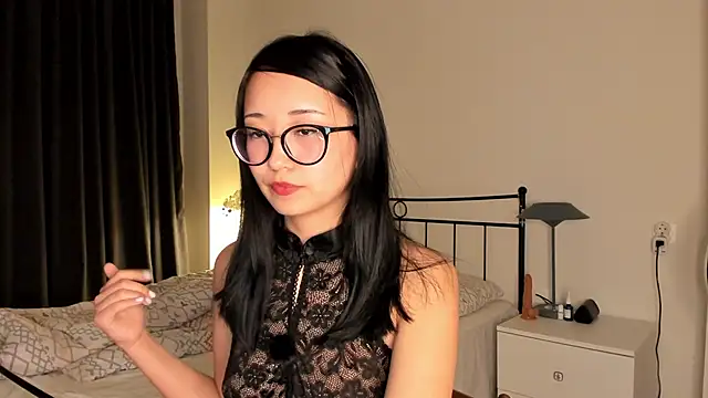 julias tapes online show from March 22, 2025, 8:48 pm