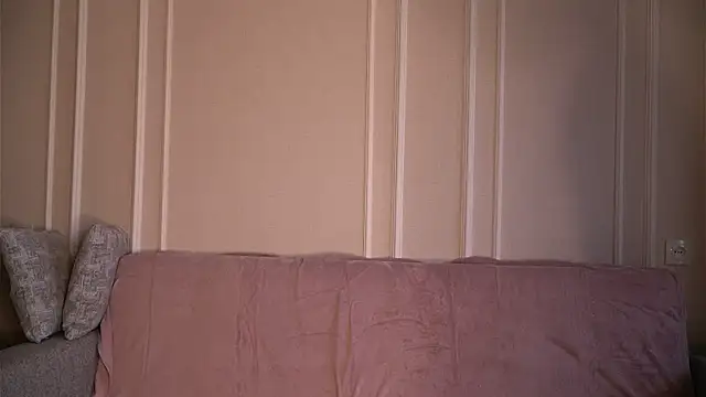 julias tapes online show from September 20, 2025, 2:51 pm