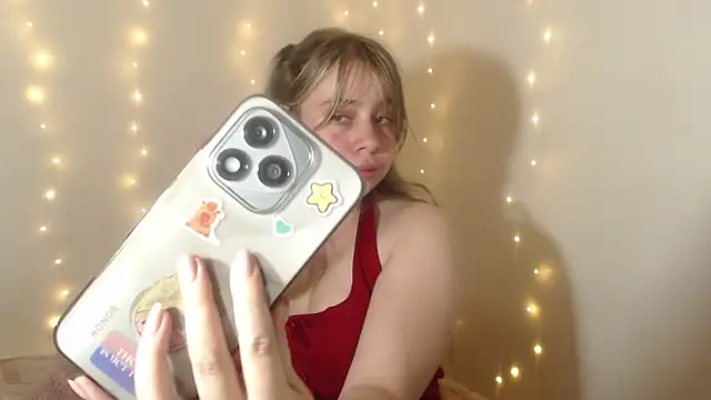 SweetSofty online show from March 7, 2026, 10:40 pm