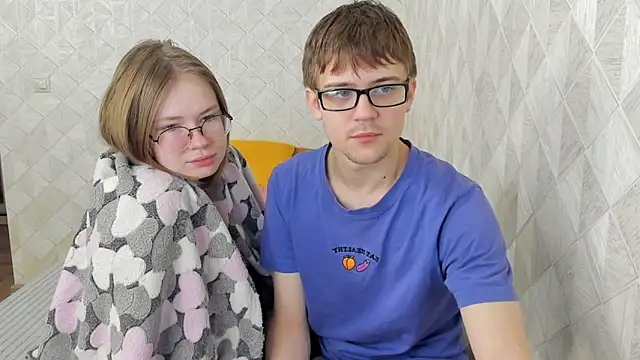 Snapshot of Tommy_and_Katie chatting on December 16, 2024, 10:18 am Tommy and Katie online show from December 16, 2024, 10:18 am