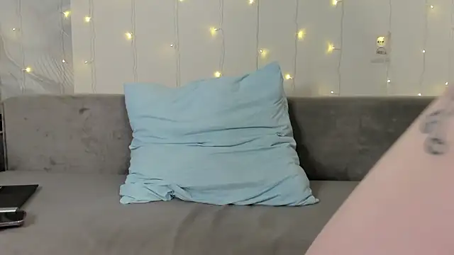 Snapshot of Tommy_and_Katie chatting on October 24, 2025, 7:16 am Tommy and Katie online show from October 24, 2025, 7:16 am