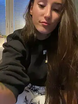 Snapshot of spottyyy chatting on January 10, 2025, 7:04 am spottyyy online show from January 10, 2025, 7:04 am