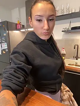 Snapshot of spottyyy chatting on January 19, 2025, 11:12 am spottyyy online show from January 19, 2025, 11:12 am