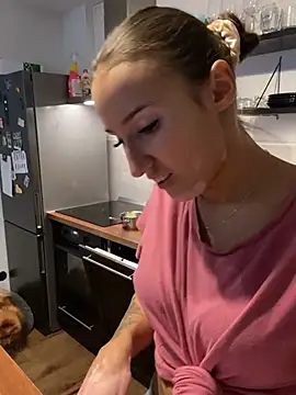 Snapshot of spottyyy chatting on February 20, 2025, 3:41 pm spottyyy online show from February 20, 2025, 3:41 pm