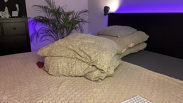 Snapshot of spottyyy chatting on March 17, 2025, 9:55 pm spottyyy online show from March 17, 2025, 9:55 pm