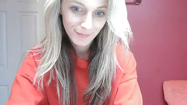 Snapshot of Heyitsmee33 chatting on December 11, 2024, 1:37 am Heyitsmee33 online show from December 11, 2024, 1:37 am