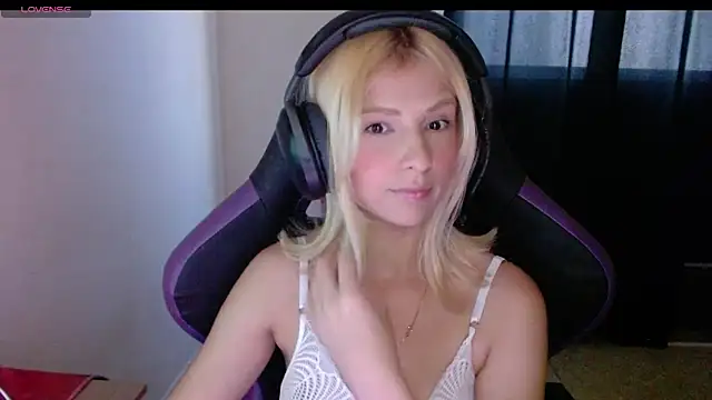 jujubinhahot online show from September 28, 2025, 9:03 am