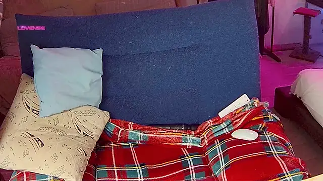 cutenessa online show from January 5, 2025, 1:35 am