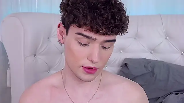 RobbyCharming online show from November 12, 2025, 3:45 pm