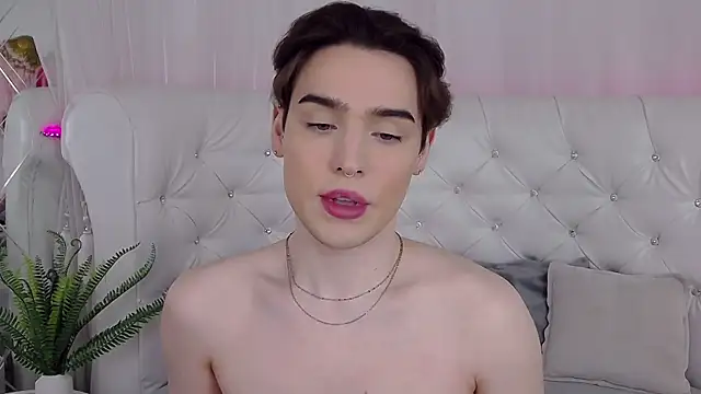 RobbyCharming online show from April 18, 2026, 4:38 am