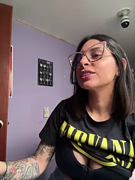 Snapshot of charlotte_stevenss_ chatting on January 7, 2025, 2:41 pm charlotte stevenss online show from January 7, 2025, 2:41 pm