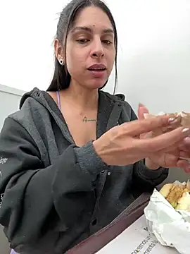 Snapshot of charlotte_stevenss_ chatting on January 13, 2025, 3:36 pm charlotte stevenss online show from January 13, 2025, 3:36 pm