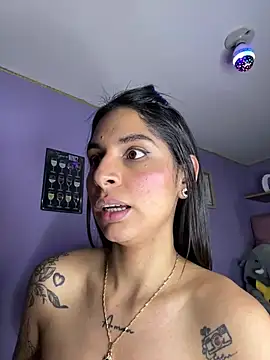 Snapshot of charlotte_stevenss_ chatting on February 2, 2025, 11:21 pm charlotte stevenss online show from February 2, 2025, 11:21 pm