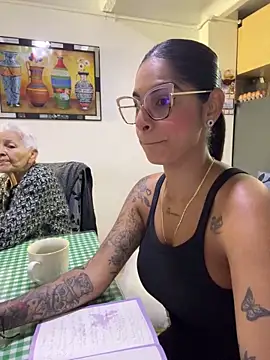 Snapshot of charlotte_stevenss_ chatting on February 19, 2025, 2:34 pm charlotte stevenss online show from February 19, 2025, 2:34 pm