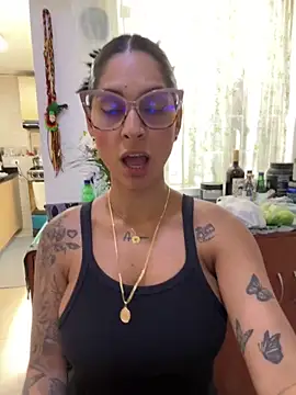 Snapshot of charlotte_stevenss_ chatting on March 5, 2025, 5:18 pm charlotte stevenss online show from March 5, 2025, 5:18 pm