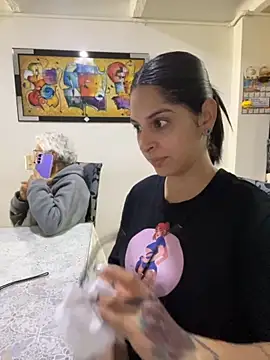 Snapshot of charlotte_stevenss_ chatting on October 28, 2025, 3:04 pm charlotte stevenss online show from October 28, 2025, 3:04 pm