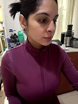 Snapshot of charlotte_stevenss_ chatting on November 4, 2025, 3:44 pm charlotte stevenss online show from November 4, 2025, 3:44 pm