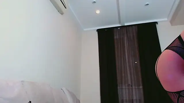 Snapshot of A_lic_E chatting on January 9, 2025, 9:47 pm A lic E online show from January 9, 2025, 9:47 pm