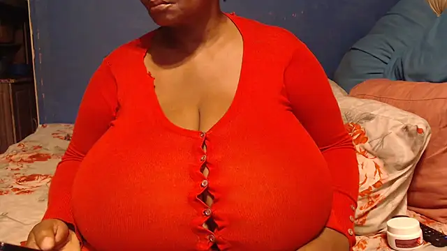 Snapshot of CUTEFIRMMELONSS chatting on February 14, 2026, 5:10 pm CUTEFIRMMELONSS online show from February 14, 2026, 5:10 pm