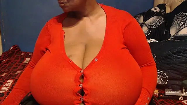 Snapshot of CUTEFIRMMELONSS chatting on March 23, 2026, 7:29 pm CUTEFIRMMELONSS online show from March 23, 2026, 7:29 pm